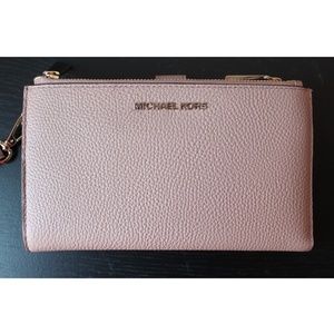 Michael Kors Pebbled Leather Smartphone Wallet